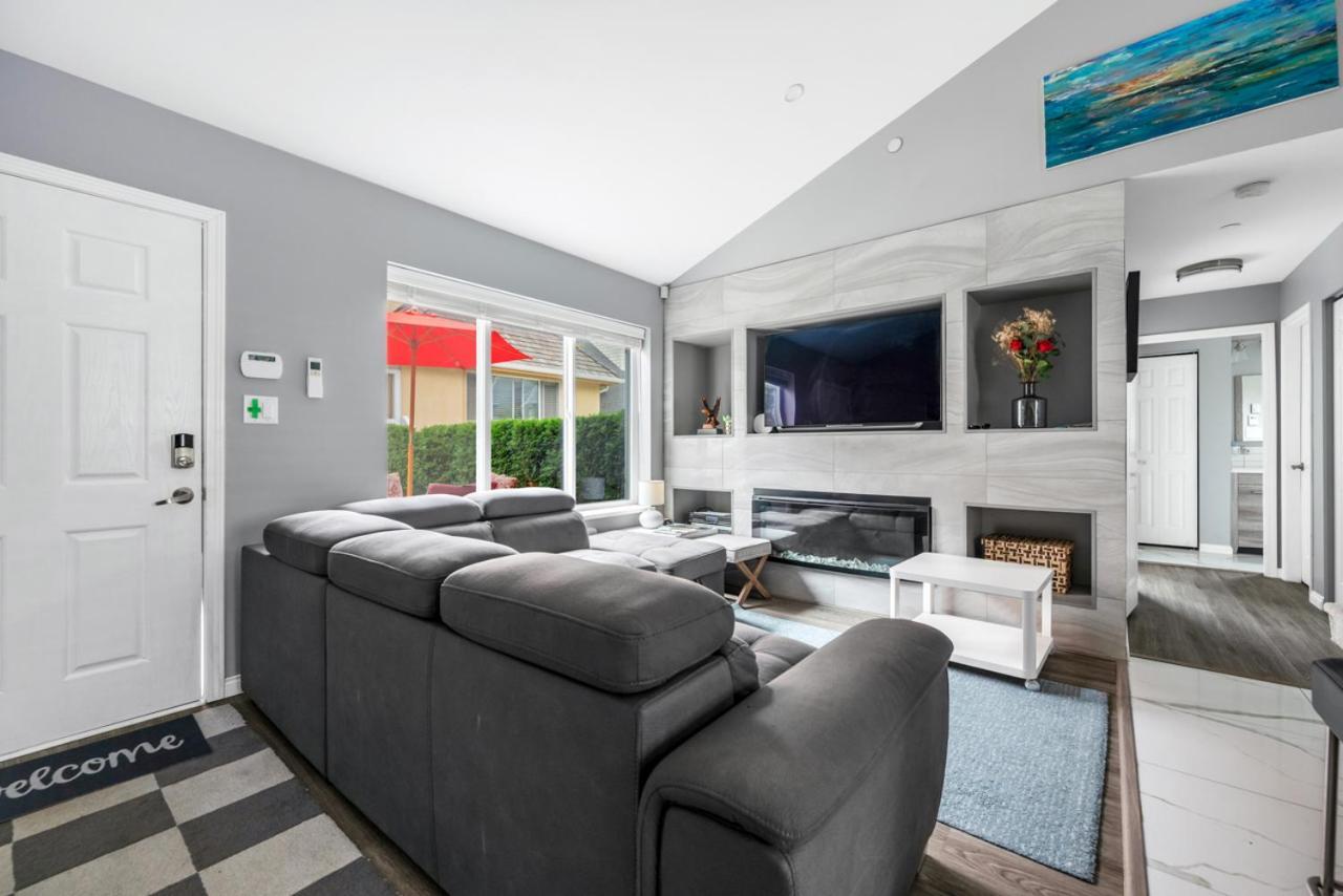 Stylish Dual Bedroom Suite In Van West 밴쿠버 외부 사진