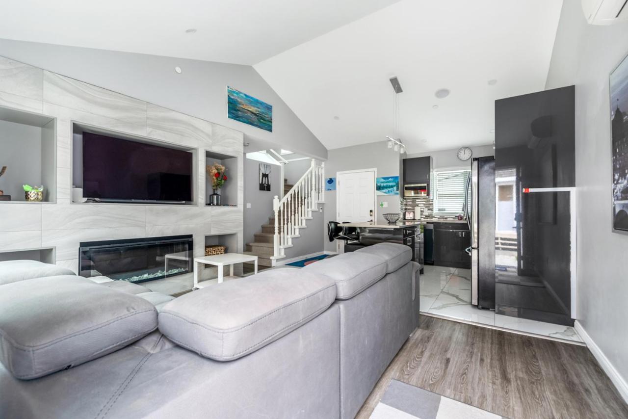 Stylish Dual Bedroom Suite In Van West 밴쿠버 외부 사진